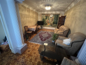 Satılır 4 otaqlı 110 m2 köhnə tikili Elmlər Akademiyası m.