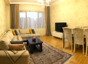 Satılır 3 otaqlı 90 m2 köhnə tikili Xalqlar Dostluğu m.