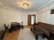 Satılır 3 otaqlı 80 m2 köhnə tikili Qara Qarayev m.