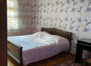 İcarəyə verilir 2 otaqlı 65 m2 köhnə tikili Xalqlar Dostluğu m.