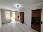 Satılır 3 otaqlı 90 m2 köhnə tikili Gənclik m.