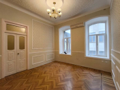 İcarəyə verilir 3 otaqlı 60 m2 ofis İçəri Şəhər m.