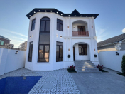 Satılır 5 otaqlı 210 m2 həyət evi Buzovna