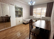 Satılır 3 otaqlı 85 m2 köhnə tikili Həzi Aslanov m.