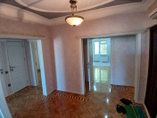 Satılır 4 otaqlı 110 m2 köhnə tikili Elmlər Akademiyası m.