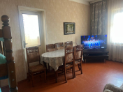 Satılır 3 otaqlı 65 m2 köhnə tikili Xalqlar Dostluğu m.