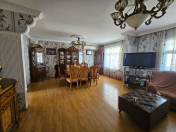 Satılır 5 otaqlı 130 m2 köhnə tikili İnşaatçılar m.