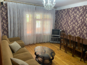 İcarəyə verilir 2 otaqlı 65 m2 köhnə tikili Qara Qarayev m.