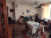 Satılır 3 otaqlı 130 m2 köhnə tikili Gənclik m.