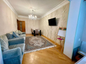 Satılır 3 otaqlı 80 m2 köhnə tikili Əhmədli m.