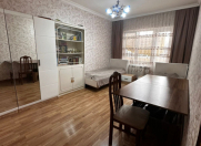 Satılır 3 otaqlı 85 m2 köhnə tikili Həzi Aslanov m.