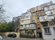 Satılır 1 otaqlı 35 m2 köhnə tikili Elmlər Akademiyası m.