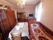 Satılır 1 otaqlı 39 m2 köhnə tikili Elmlər Akademiyası m.