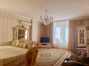 Satılır 3 otaqlı 130 m2 yeni tikili Azadlıq prospekti m.