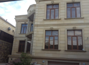 Satılır 8 otaqlı 600 m2 villa Badamdar
