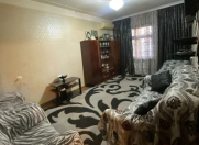 Satılır 2 otaqlı 70 m2 köhnə tikili Şah İsmayıl Xətai m.