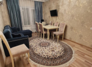 Satılır 2 otaqlı 70 m2 köhnə tikili Əhmədli m.