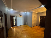 Satılır 3 otaqlı 90 m2 yeni tikili Nizami r.