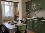 Satılır 3 otaqlı 90 m2 köhnə tikili Xalqlar Dostluğu m.