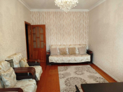 Satılır 3 otaqlı 80 m2 köhnə tikili İnşaatçılar m.