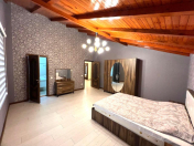 Satılır 6 otaqlı 220 m2 həyət evi Xəzər r.