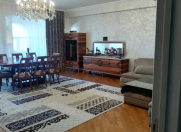 Satılır 5 otaqlı 200 m2 yeni tikili 4 mkr