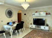 İcarəyə verilir 2 otaqlı 60 m2 köhnə tikili İçəri Şəhər m.