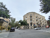 Satılır 4 otaqlı 117 m2 köhnə tikili Nizami m.