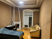 İcarəyə verilir 3 otaqlı 110 m2 köhnə tikili Nizami m.