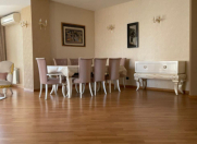 Satılır 4 otaqlı 200 m2 yeni tikili 28 May m.