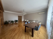 Satılır 4 otaqlı 185 m2 yeni tikili 28 May m.