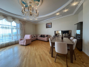 İcarəyə verilir 3 otaqlı 174 m2 yeni tikili İçəri Şəhər m.