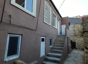 Satılır 6 otaqlı 140 m2 həyət evi İnşaatçılar m.