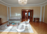 İcarəyə verilir 4 otaqlı 180 m2 yeni tikili Gənclik m.