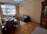 Satılır 3 otaqlı 75 m2 köhnə tikili Moskva univermağı