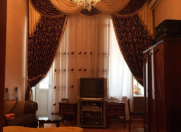 İcarəyə verilir 1 otaqlı 70 m2 köhnə tikili Sahil m.