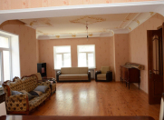 Satılır 8 otaqlı 290 m2 villa Badamdar