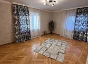 Satılır 2 otaqlı 58 m2 köhnə tikili İnşaatçılar m.