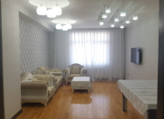 Satılır 3 otaqlı 136 m2 yeni tikili Badamdar