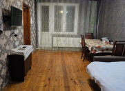 Satılır 2 otaqlı 55 m2 köhnə tikili Memar Əcəmi m.