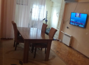 İcarəyə verilir 3 otaqlı 80 m2 köhnə tikili Qara Qarayev m.