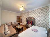 Satılır 3 otaqlı 90 m2 köhnə tikili Həzi Aslanov m.