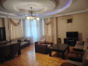 İcarəyə verilir 3 otaqlı 132 m2 yeni tikili Gənclik m.