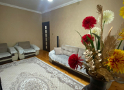 Satılır 4 otaqlı 110 m2 köhnə tikili Xalqlar Dostluğu m.