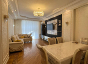 Satılır 3 otaqlı 132 m2 yeni tikili 28 May m.