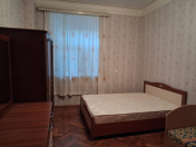 İcarəyə verilir 2 otaqlı 60 m2 köhnə tikili Səbail r.