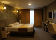 Satılır 50 otaqlı 3200 m2 obyekt Gənclik m.