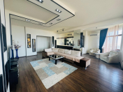 Satılır 4 otaqlı 242 m2 yeni tikili Elmlər Akademiyası m.