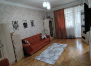 Satılır 2 otaqlı 35 m2 köhnə tikili ADA universiteti