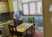 Satılır 4 otaqlı 110 m2 köhnə tikili Xalqlar Dostluğu m.